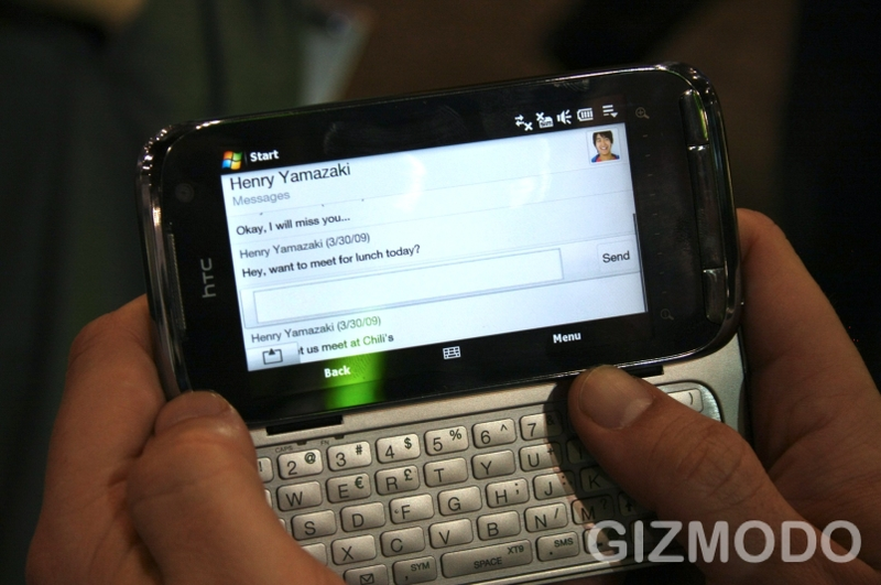 Illustration for article titled Hands-On HTC Touch Pro 2: HOT ITEM! BUY NOW! NICE SCREENS and BIG KEYBOARDS!!! (UPDATE GALLERY UPDATE)